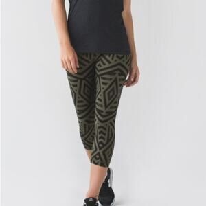 Lululemon Chevron Shuffle Wunder Under Crop II